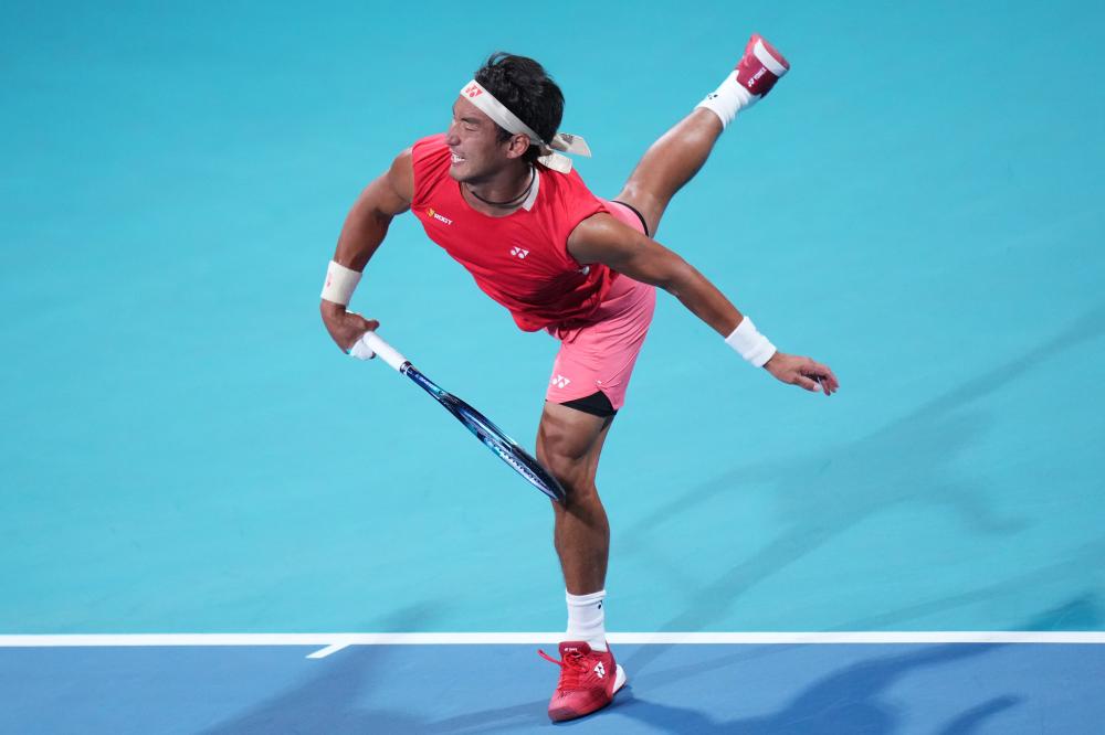 男子冰壶奥运落选赛：中国5-2菲律宾，豪取三连胜！稳居榜首